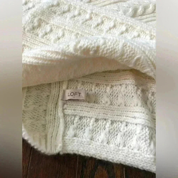 Ann Taylor LOFT Cream Cable-Knit Acrylic Sweater Poncho - OSFM - Picture 4 of 9